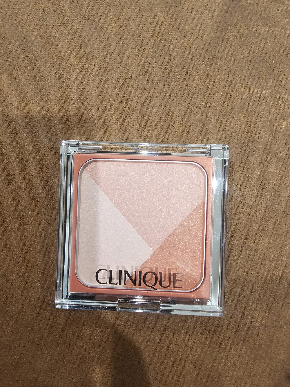 Clinique Peach and Light Pink Radiant Bronzer & Contour Compact
